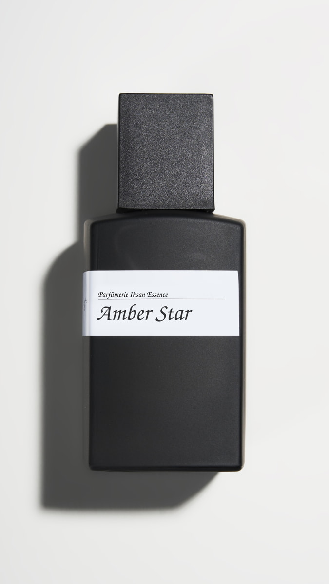 IE_Schwarz_Amber_Star_Main_1040