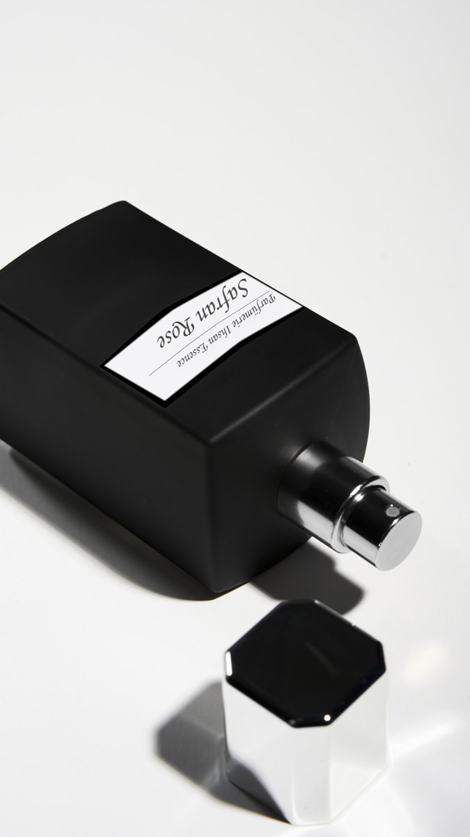 IE_Schwarz_Safran_Rose_1176